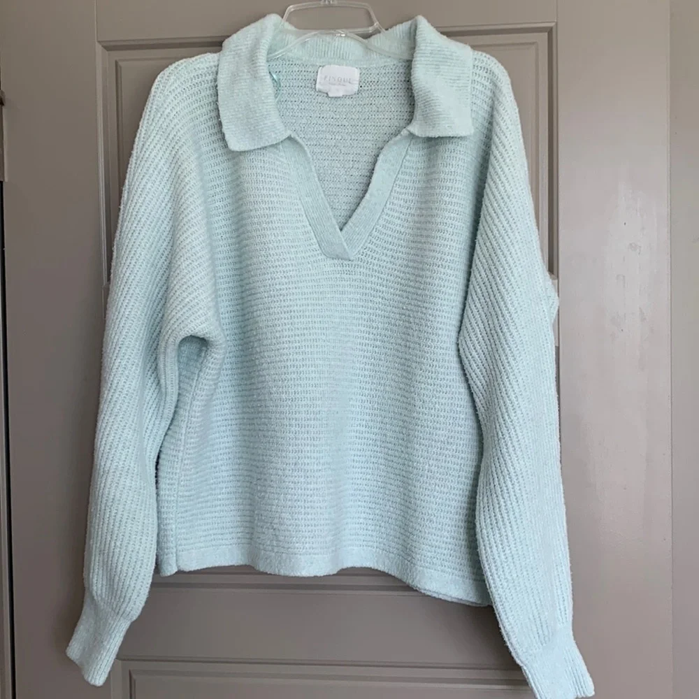 PINQUE SEAFOAM SWEATER MEDIUM V NECK